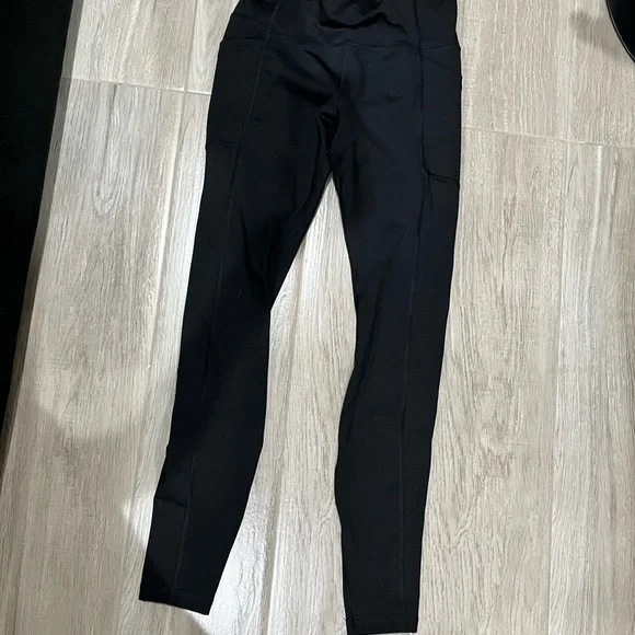 Clothing - Picture 15 of 16